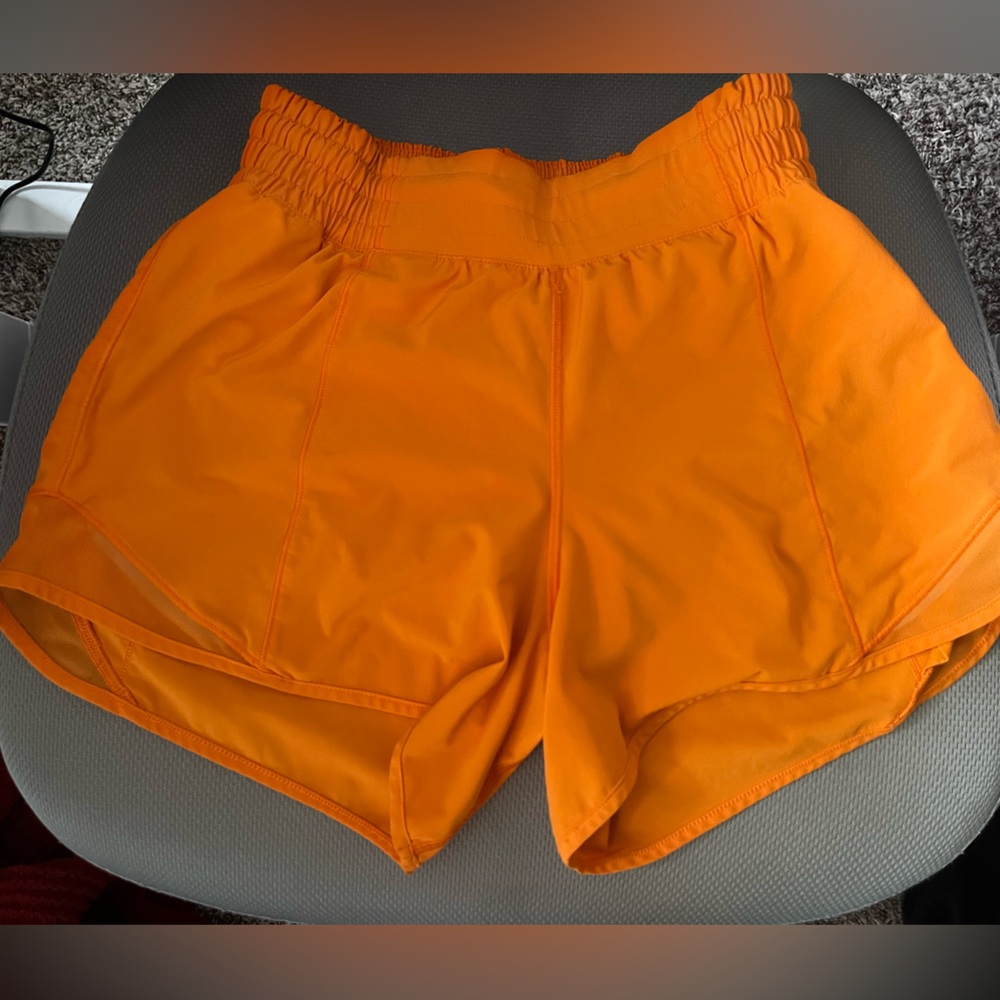 ✨Lulu running shorts 2.5 length